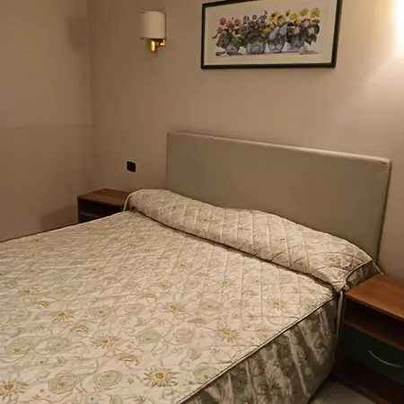 ゲストハウス Luxury Corso ローマ